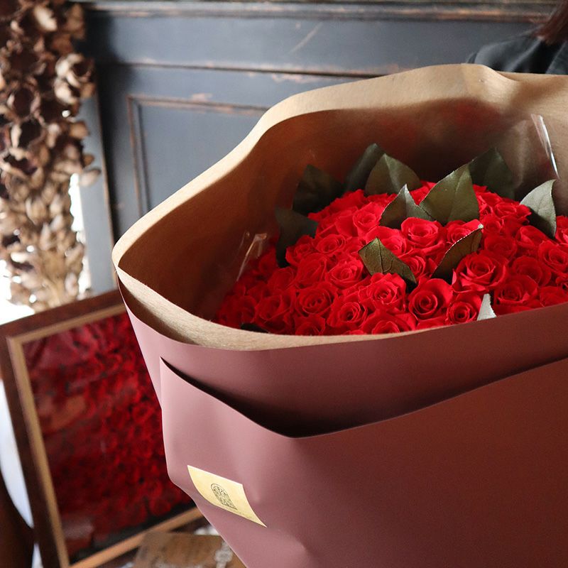 108本のバラの花束で永遠を誓う プロポーズ |Red